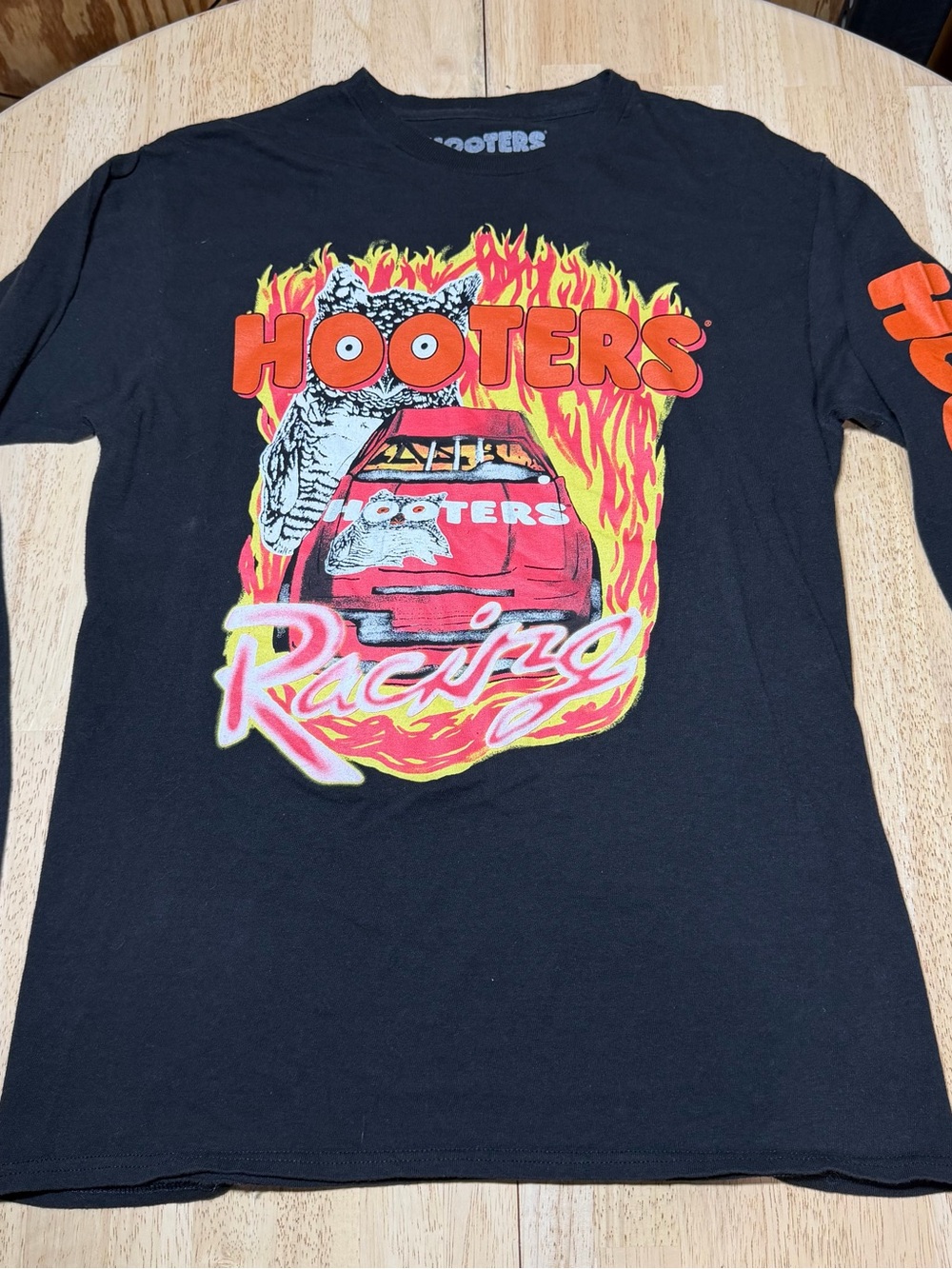 Vintage Hooters Black Long Sleeve Racing Graphic Tee Red Flames Medium